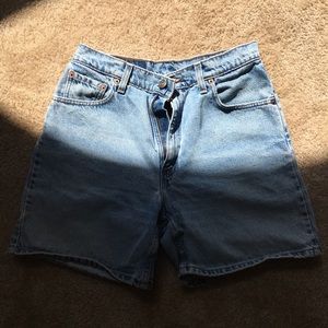 Levi 551 jean shorts, pockets distressed